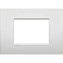 Продавам Рамка 3М AIR Pearl white (PR) bticino Livinglight AIR