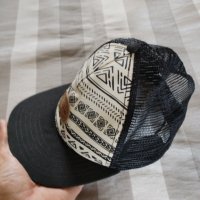 Dakine - страхотна шапка , снимка 4 - Шапки - 41480033