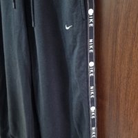 Дамски спортен панталон Nike, снимка 2 - Панталони - 38897739