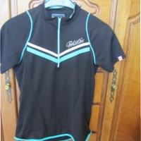 Продавам спортна блуза за колоездене . , снимка 1 - Спортни екипи - 36083955