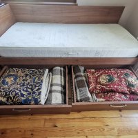 Легло единично с чекмеджета, рамка и матрак , снимка 2 - Спални и легла - 41327231