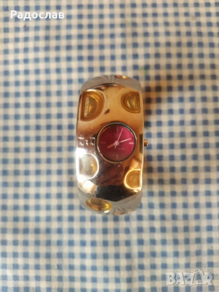 Q&Q часовник тип гривна, снимка 1