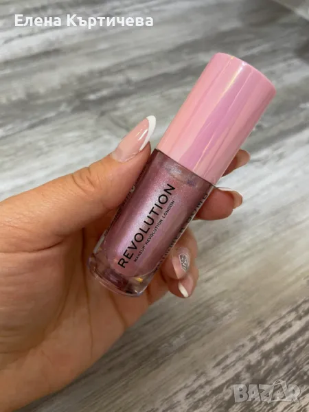 Гланц за устни, снимка 1