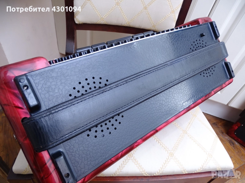 Оригинален много запазен ремък за баси за акордеон 120 баса, снимка 1