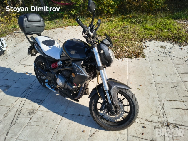 продавам мотоциклет Benelli 302
