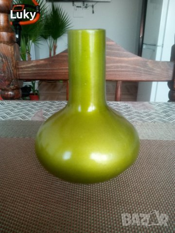 Продавам малка,красива,вазичка.