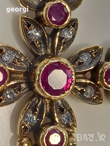 Златен кръст с рубини и брилянти уникат, снимка 4 - Колиета, медальони, синджири - 39145865