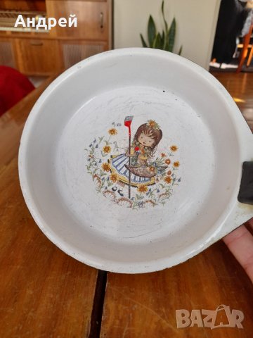 Стар емайлиран омлетен тиган,тиганче #2, снимка 2 - Други ценни предмети - 34518346