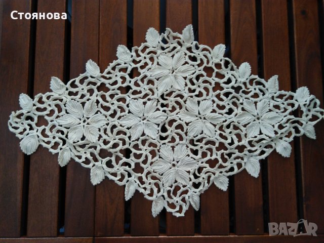 Каре ръчно плетено на една кука 68см./40 см., снимка 7 - Декорация за дома - 42212499