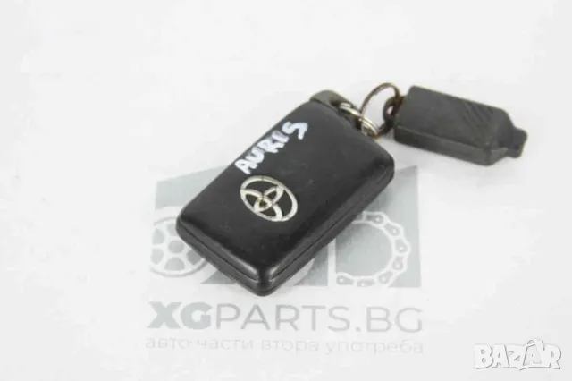  Дистанционно / смарт ключ за Toyota Auris (2006-2012), снимка 2 - Части - 47275430