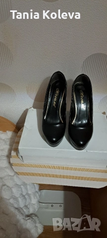 Черни кожени токчета като нови