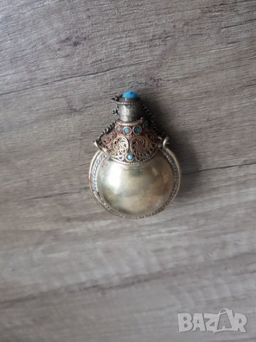 Старо метално шишенце за парфюм, снимка 2 - Антикварни и старинни предмети - 38925546