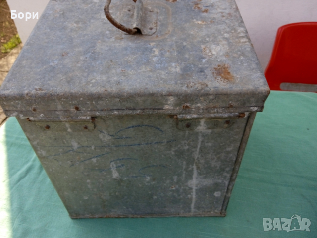 Стар метален сандък/кутия , снимка 6 - Куфари с инструменти - 36167965