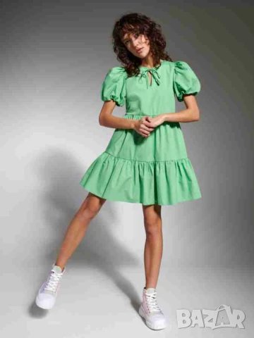 Sinsay ярко зелена къса разкроена рокля М