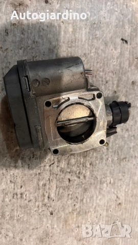 Дроселова Клапа за Mercedes W202 - 1111410025 / 0205003044, снимка 2 - Части - 53026004