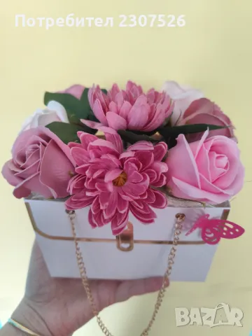 Букет  от пластични цветя, снимка 4 - Изкуствени цветя - 47487465