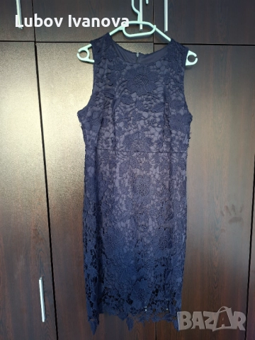Тъмносиня дантелена рокля