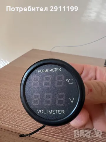 Волтметър с термометър за автомобил