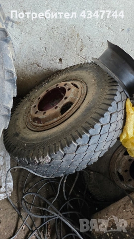 Продават се 6 броя гуми с джанти Кама 12.00 r20