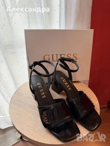 Дамски черни сандали Guess размер 39, снимка 2 - Сандали - 56246159