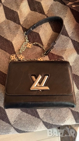 Louis Vuitton Black Epi Leather Twist MM Bag-оригинална, снимка 10 - Чанти - 52903986