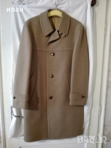 Модерно мъжко палто 