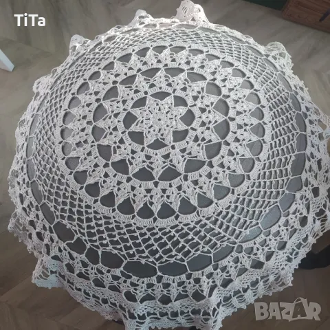 Кръгла покривка , плетена на една кука