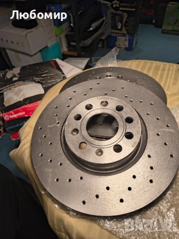 Преден спирачен диск (2 в кутия) перфориран за VW Golf Scirocco Touran Audi A3 (Brembo 0997721X) , снимка 5 - Части - 52006920