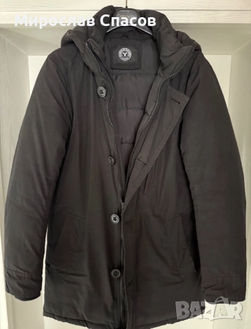 Мжко зимно яке - черно, с качулка. S размер.