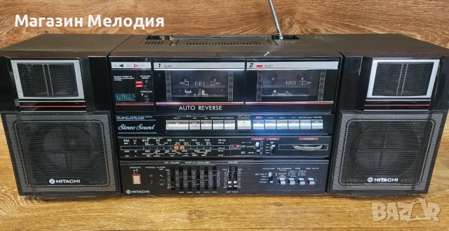 Радиокасетофон Hitachi TRK-W550E Винтидж бумбокс – Ретро класика от 80-те , снимка 3 - Радиокасетофони, транзистори - 53619304