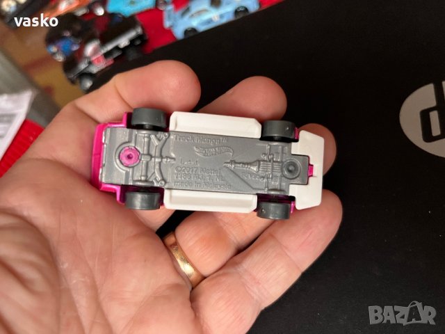 Hotwheels-интересна,нова, снимка 5 - Колекции - 41677347