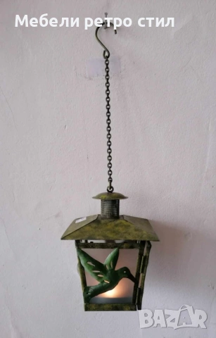 Оригинален декоративен фенер с метална конструкция и стъклени панели, ръчно рисувани с мотив колибри, снимка 3 - Декорация за дома - 53259357