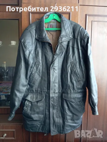 Продавам две кожени якета от естествена кожа.