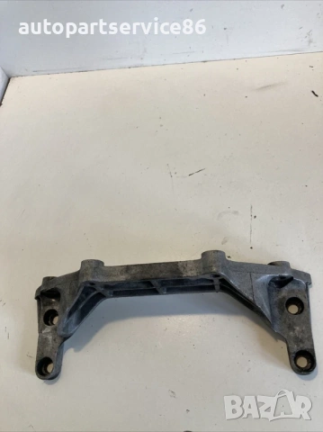 Държач на скобата за Jeep Cherokee KJ 2.5 CRD (2005) 90512928F, снимка 2 - Части - 53383947