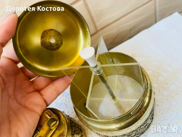 Красив месингов комплект от настолна запалка и табакера от Англия, снимка 10 - Антикварни и старинни предмети - 53742533