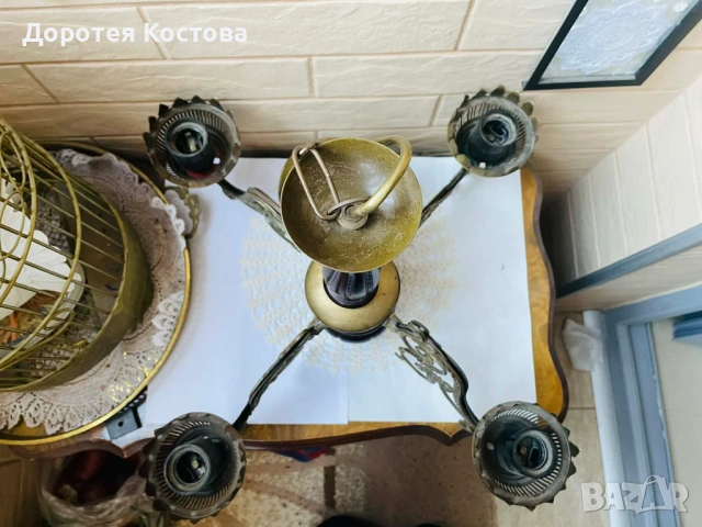 Красив месингов полилей от Англия с дърво за 4 крушки, снимка 6 - Антикварни и старинни предмети - 53821284