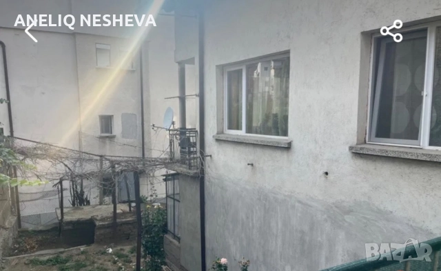 Продавам два етажа от къща по 89 кв.м. от три етажна къща с парцел от 226кв.м., снимка 15 - Къщи - 52424034