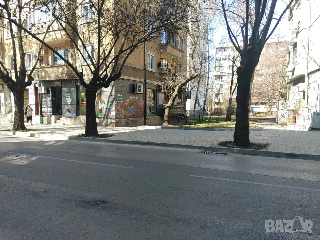 2-стаен апартамент със статут на търговска площ
