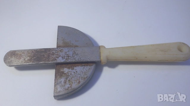 Ретро отварачка за буркани с жълтеникава пластмасова дръжка, снимка 5 - Антикварни и старинни предмети - 51708976