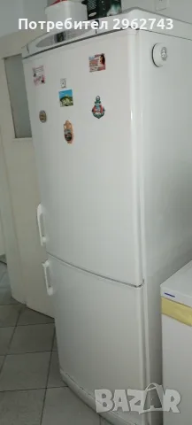 Продава хладилник със фризер