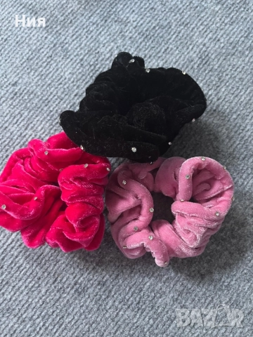 Скрънчита, ленти за коса и ластици