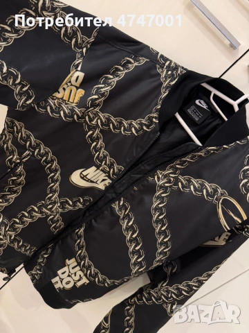 Спортно якенце Nike, снимка 2 - Спортни дрехи, екипи - 53600247