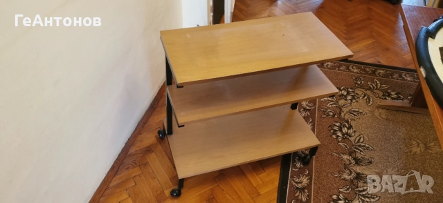 Масичка за телевизор на колела