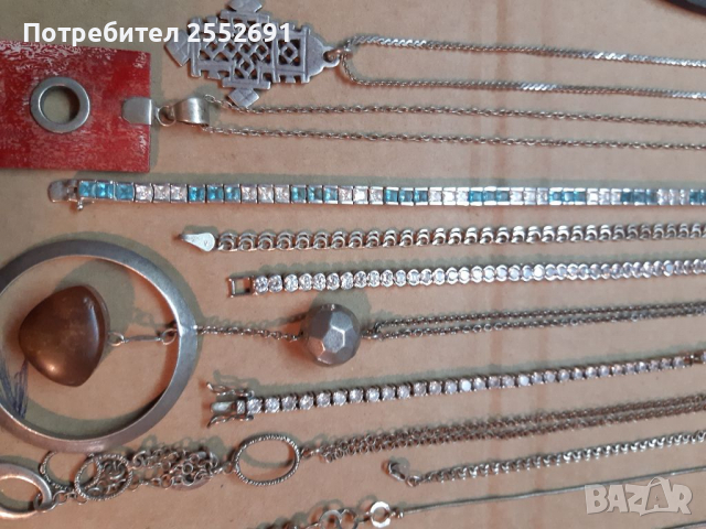 Накити , снимка 8 - Колиета, медальони, синджири - 36189412