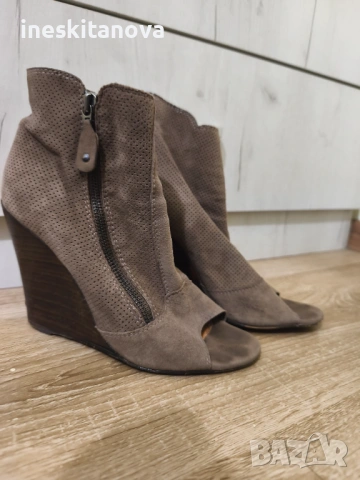 Сандали с платформа 