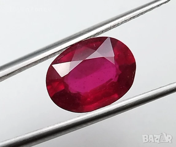 Подобряван естествен рубин с цвят Гълабова кръв 2.13кт.! Сертифициран! Нов!, снимка 6 - Други - 50755686