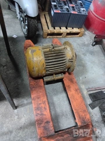 Трифазен електромотор, снимка 4 - Електродвигатели - 39040257