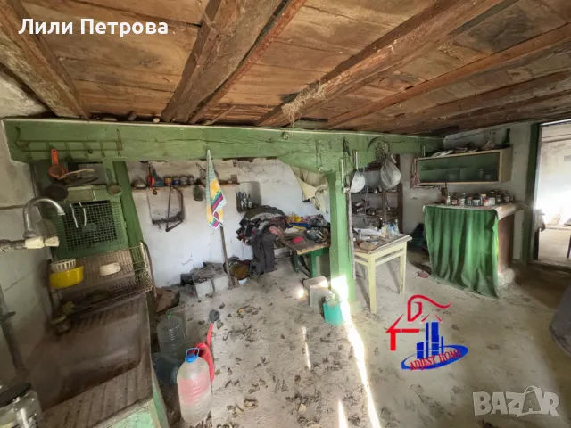 Едноетажна къща с приземен етаж в село Драгоево на 22 км от град Шумен, снимка 8 - Къщи - 48902883