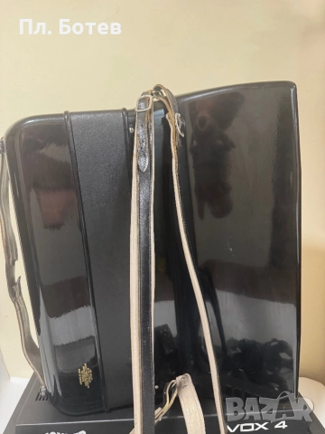Електрически акордеон Hohner Electravox De Luxe 120 и усилвател  Hohner , снимка 10 - Акордеони - 51475983
