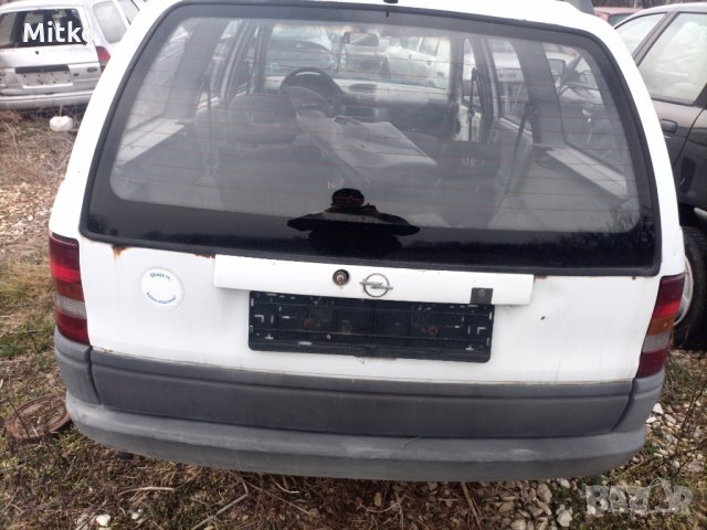 Opel Astra F 1.7TD / Опел Астра Ф 1.7ТД - На Части, снимка 4 - Автомобили и джипове - 35904420